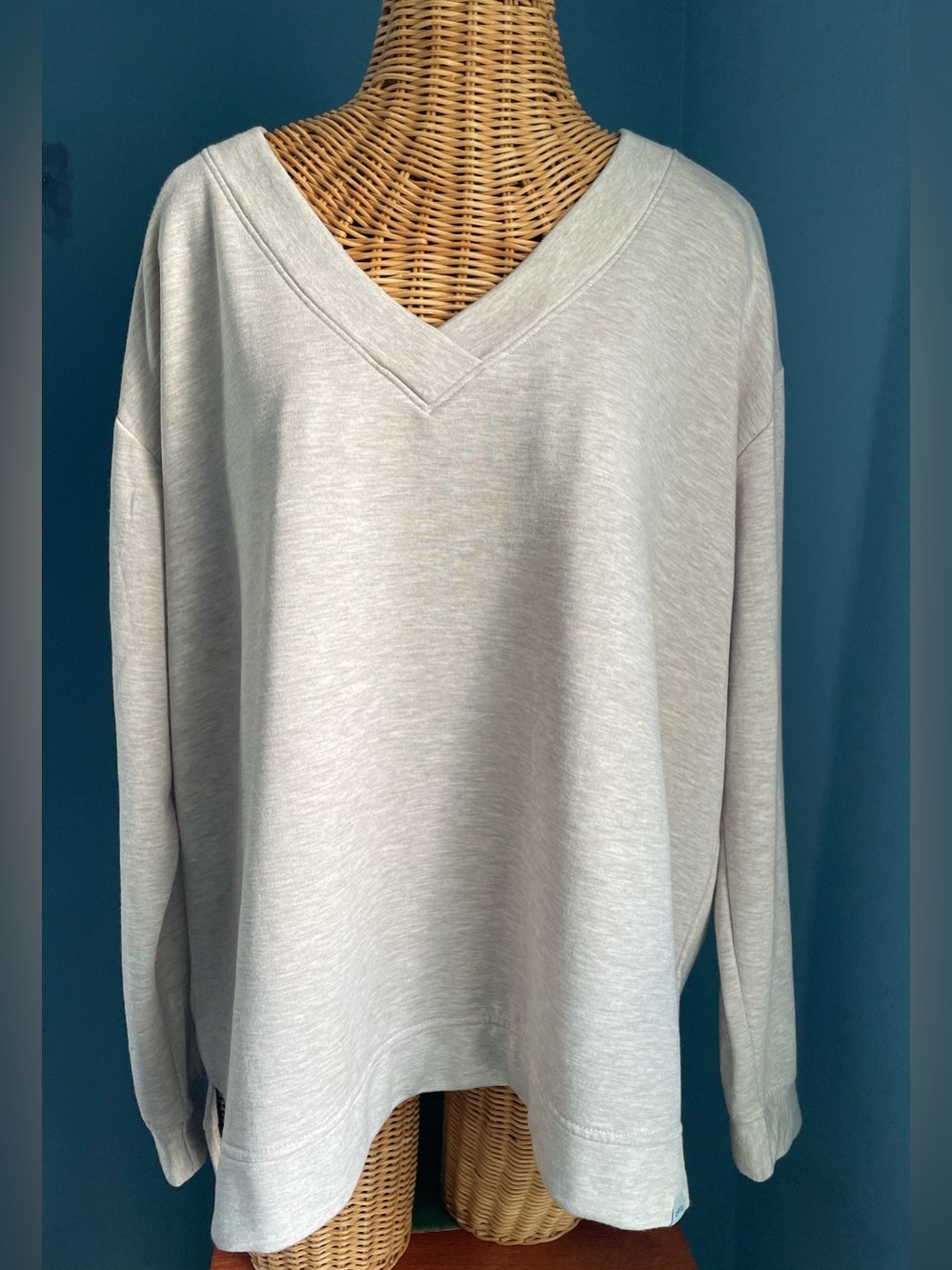 Orvis Women’s V-Neck Sweatshirt Modal Blend Oversized Dropped Shoulders XL